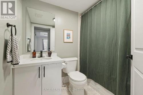 Th4 - 6 Kalmar Avenue, Toronto, ON - Indoor Photo Showing Bathroom