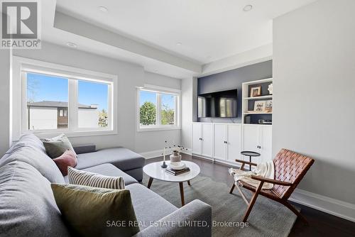 Th4 - 6 Kalmar Avenue, Toronto, ON - Indoor Photo Showing Living Room