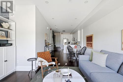 Th4 - 6 Kalmar Avenue, Toronto, ON - Indoor Photo Showing Living Room