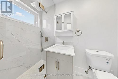 11 Johnson Road, Aurora, ON - Indoor Photo Showing Bathroom