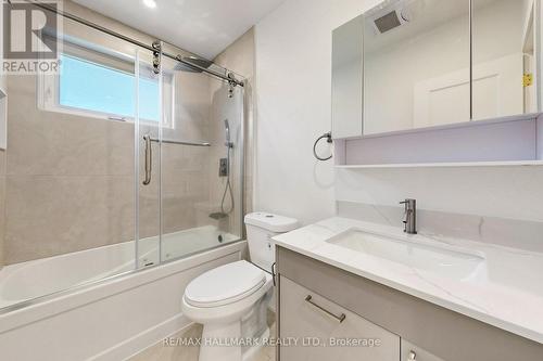 11 Johnson Road, Aurora, ON - Indoor Photo Showing Bathroom