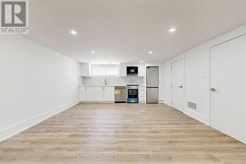 11 Johnson Road, Aurora, ON - Indoor