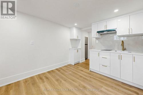 11 Johnson Road, Aurora, ON - Indoor Photo Showing Kitchen
