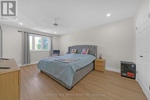 Primary Room With Walk-In Closet - 351 Millard Street, Whitchurch-Stouffville, ON 