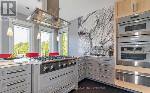 16070 Keele Street, King, ON - Indoor Photo Showing Kitchen With Upgraded Kitchen