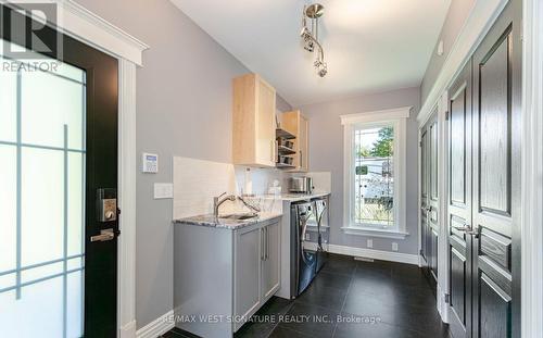 16070 Keele Street, King, ON - Indoor Photo Showing Kitchen