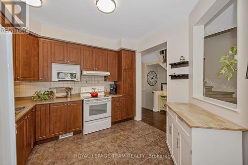 472 Celtic Ridge Crescent, Ottawa, ON - Indoor Photo Showing Kitchen