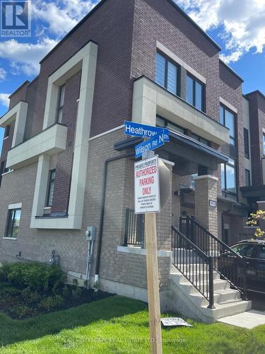 801 Heathrow Path, Oshawa, ON - Outdoor