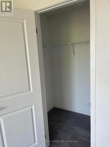 801 Heathrow Path, Oshawa, ON - Indoor