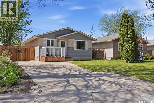 229 Acadia Place, Saskatoon, SK - Outdoor With Deck Patio Veranda