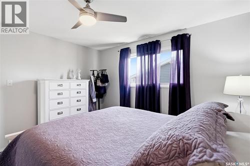 229 Acadia Place, Saskatoon, SK - Indoor Photo Showing Bedroom