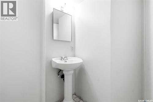 229 Acadia Place, Saskatoon, SK - Indoor Photo Showing Bathroom