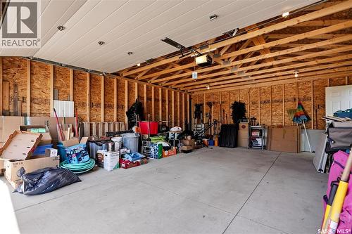 229 Acadia Place, Saskatoon, SK - Indoor Photo Showing Garage