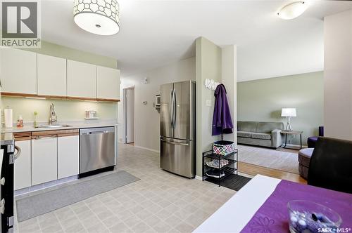 229 Acadia Place, Saskatoon, SK - Indoor Photo Showing Kitchen