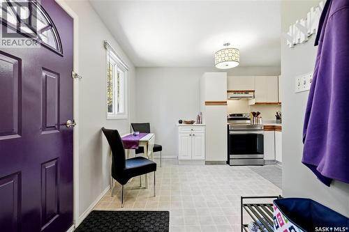 229 Acadia Place, Saskatoon, SK - Indoor Photo Showing Kitchen