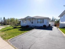 439 Jameson Street Thunder Bay, ON P7G 1E2