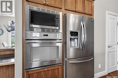 66 Everton Crescent, Moose Jaw, SK - Indoor Photo Showing Kitchen With Stainless Steel Kitchen