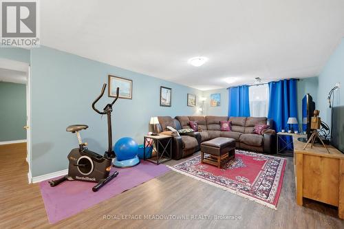 26 Moultrey Crescent, Halton Hills, ON - Indoor Photo Showing Living Room