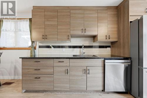 26 Moultrey Crescent, Halton Hills, ON - Indoor Photo Showing Kitchen