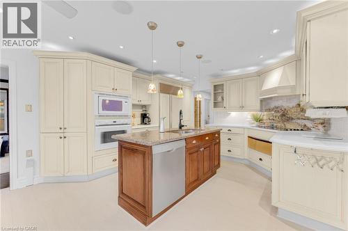 6366 Miller'S Grove, Mississauga, ON - Indoor Photo Showing Kitchen