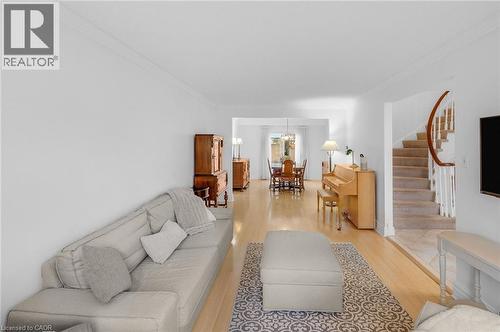 6366 Miller'S Grove, Mississauga, ON - Indoor Photo Showing Living Room