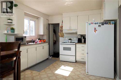 206 King Street, Burford, ON - Indoor Photo Showing Kitchen