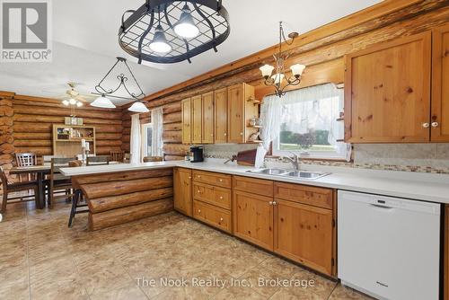 Rustic character and charm.Big - 1205 Zion Road, Kawartha Lakes (Mariposa), ON - Indoor Photo Showing Kitchen