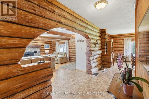 Full of comfort & the feeling of home. - 1205 Zion Road, Kawartha Lakes (Mariposa), ON - Indoor Photo Showing Kitchen With Double Sink