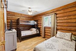 Bedroom 2 with double closet. - 