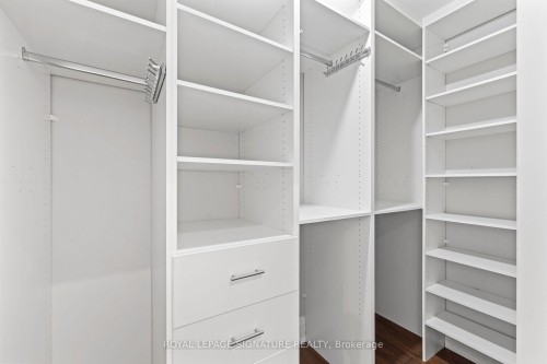 2480 Upper Valley Crescent, Oakville, ON - Indoor With Storage