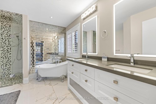 2480 Upper Valley Crescent, Oakville, ON - Indoor Photo Showing Bathroom
