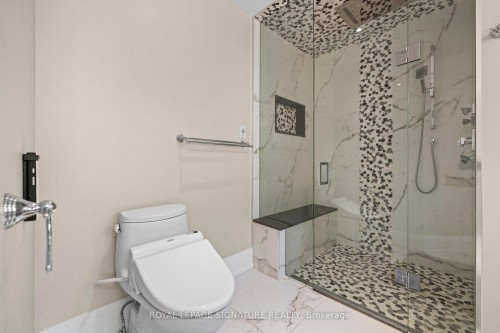 2480 Upper Valley Crescent, Oakville, ON - Indoor Photo Showing Bathroom