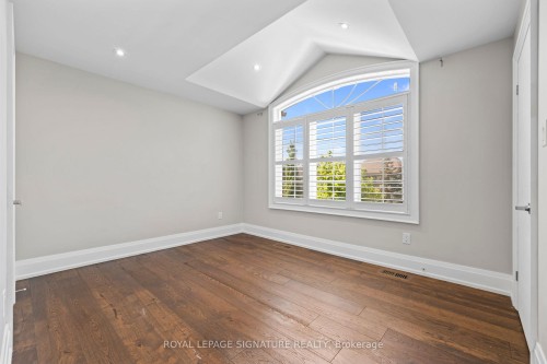 2480 Upper Valley Crescent, Oakville, ON - Indoor Photo Showing Other Room