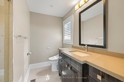 2480 Upper Valley Crescent, Oakville, ON - Indoor Photo Showing Bathroom