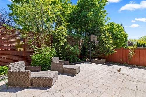 2480 Upper Valley Crescent, Oakville, ON - Outdoor