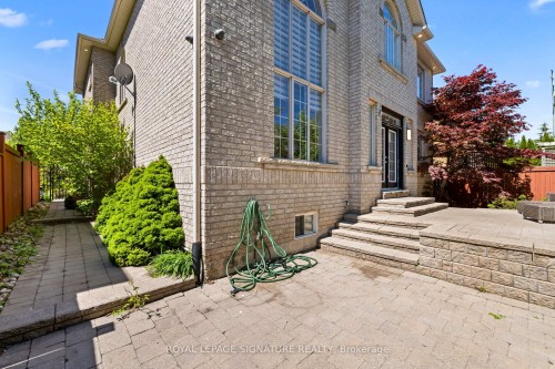 2480 Upper Valley Crescent, Oakville, ON - Outdoor