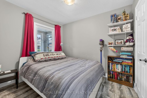 219 Hess Street S, Hamilton, ON - Indoor Photo Showing Bedroom