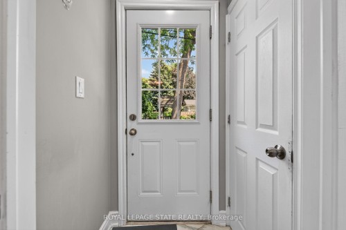 219 Hess Street S, Hamilton, ON - Indoor Photo Showing Other Room