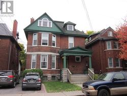 66 DELAWARE AVENUE  Ottawa, ON K2P 0Z3