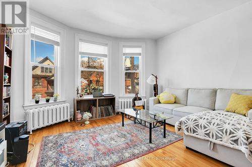 66 Delaware Avenue, Ottawa, ON - Indoor Photo Showing Living Room