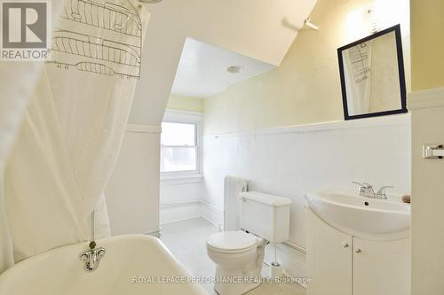 66 Delaware Avenue, Ottawa, ON - Indoor Photo Showing Bathroom