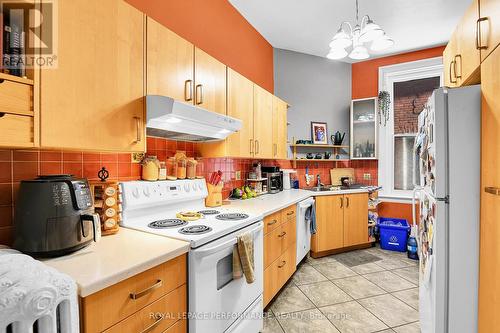 66 Delaware Avenue, Ottawa, ON - Indoor Photo Showing Kitchen