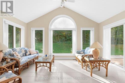 1410 Sherruby Way, Ottawa, ON - Indoor Photo Showing Living Room