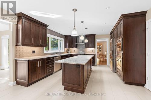 1410 Sherruby Way, Ottawa, ON - Indoor Photo Showing Kitchen With Upgraded Kitchen