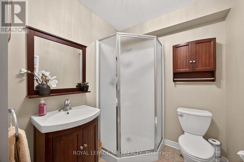 2nd main floor bathroom - 9 - 4300 Kalar Road, Niagara Falls (Ascot), ON - Indoor Photo Showing Bathroom