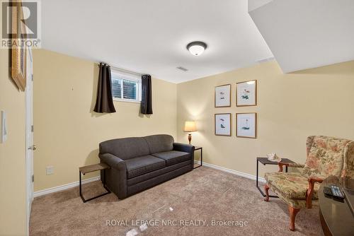 basement bedroom with double closet - 9 - 4300 Kalar Road, Niagara Falls (Ascot), ON - Indoor