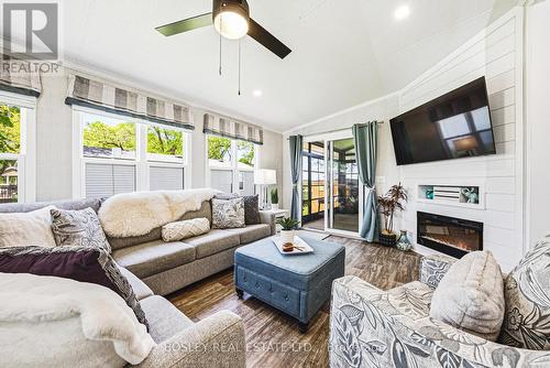 522 - 1501 Line 8 Road, Niagara-On-The-Lake (Queenston), ON - Indoor Photo Showing Living Room With Fireplace