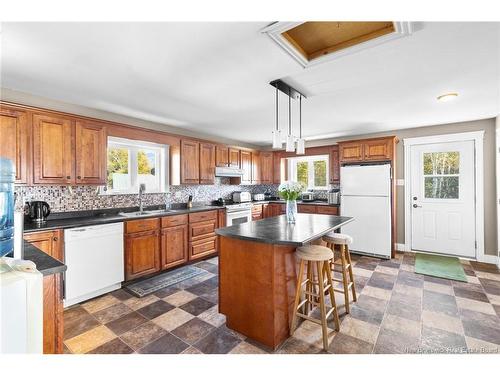 2535 Route 102, Lincoln, NB 