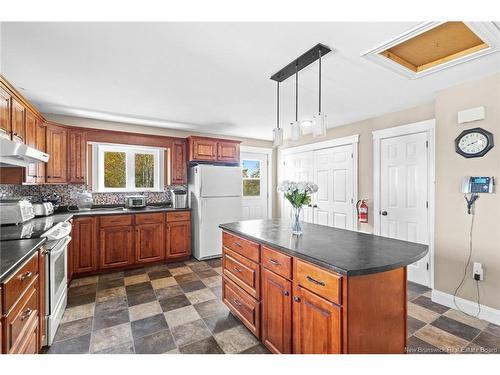2535 Route 102, Lincoln, NB 