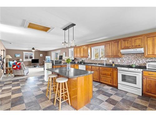 2535 Route 102, Lincoln, NB 